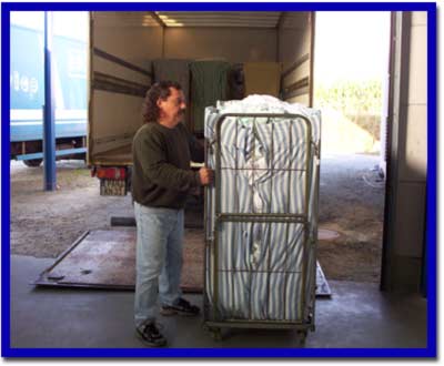 Anlieferung der W&auml;sche mit den firmeneigenen LKW's